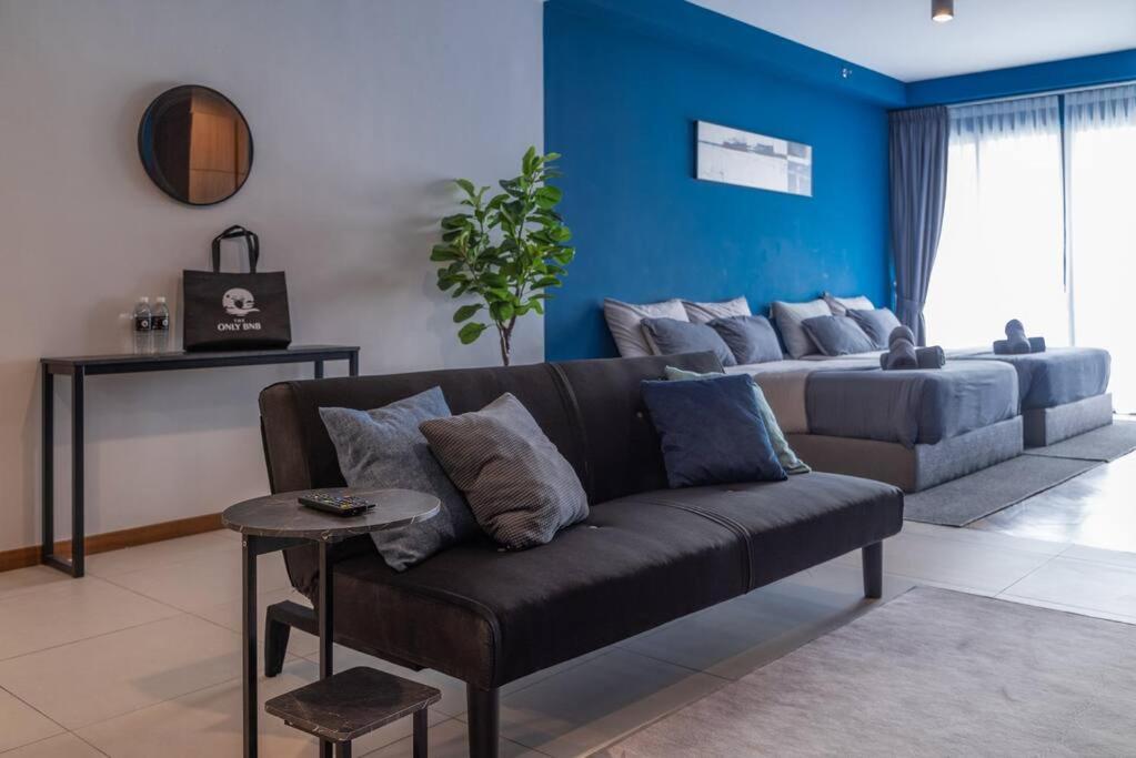 Deluxe Seaview Suite Twin Bed By The Only Bnb Tanjung Tokong Bagian luar foto