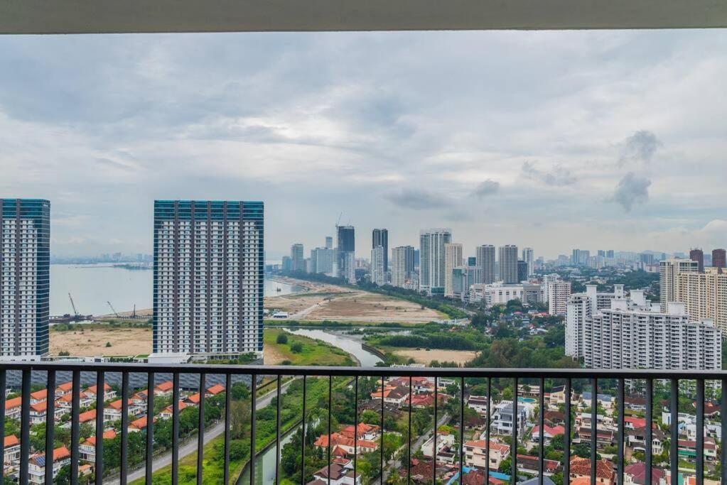 Deluxe Seaview Suite Twin Bed By The Only Bnb Tanjung Tokong Bagian luar foto